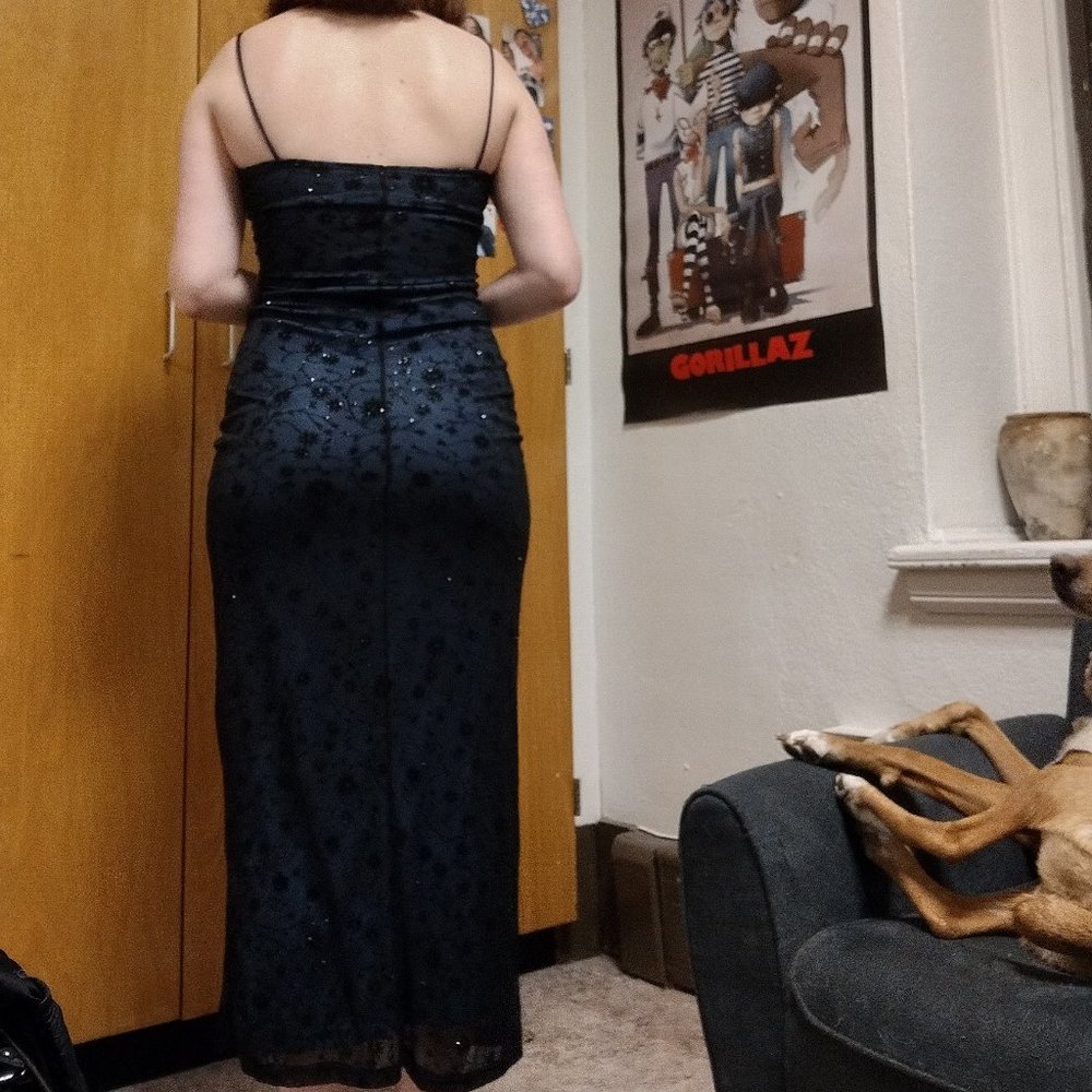 Vintage dark blue flower detailing prom dress